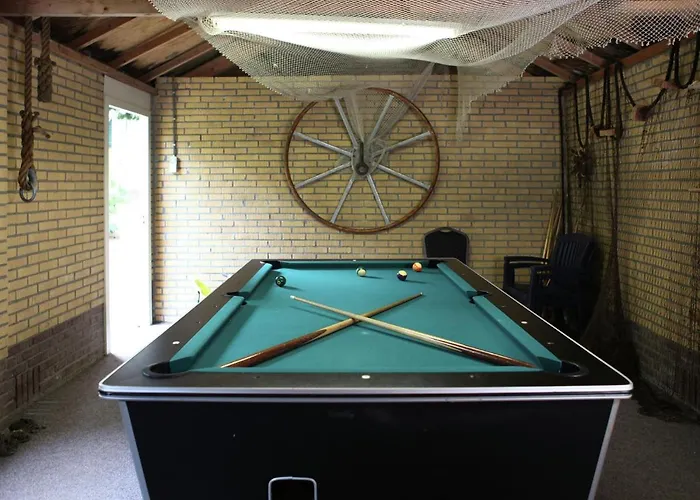 Family W Trampoline, Pool * Doornspijk