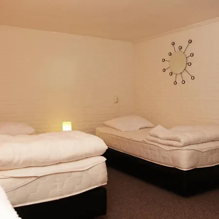 Family W Trampoline, Pool *