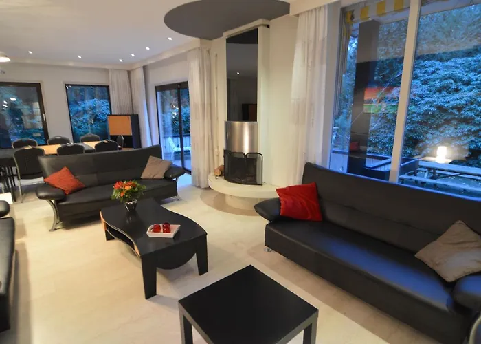 Family W Trampoline, Pool Вилла