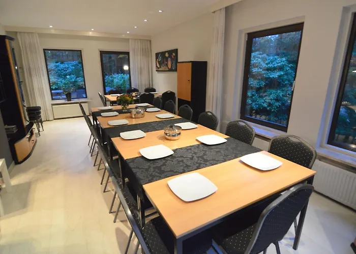 Family W Trampoline, Pool Вилла