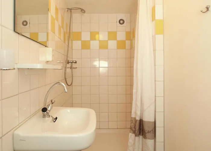 Family W Trampoline, Pool Вилла