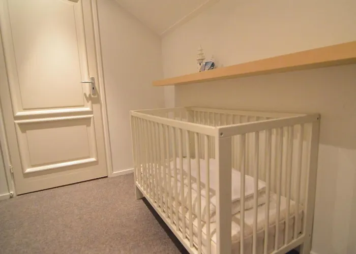 Family W Trampoline, Pool Вилла *