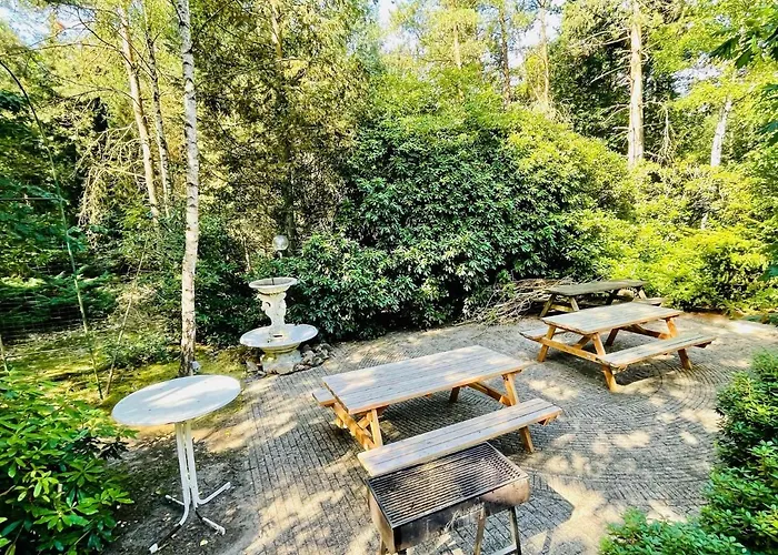 Family W Trampoline, Pool *