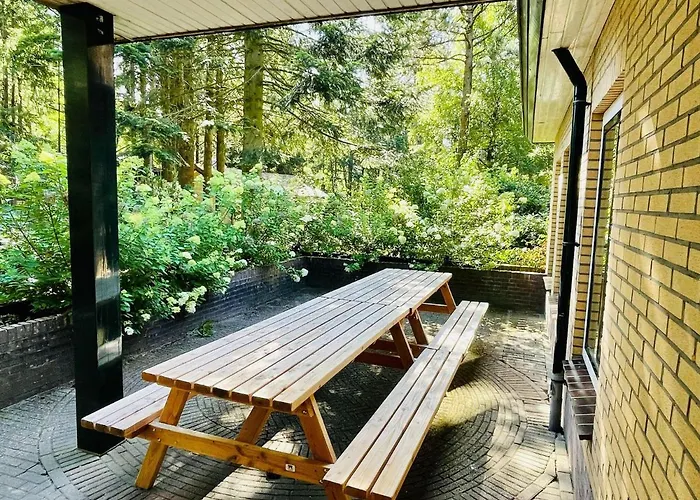 Family W Trampoline, Pool Вилла Doornspijk